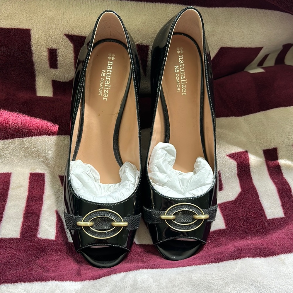 Naturalized Wedge Patent Leather Shoes
